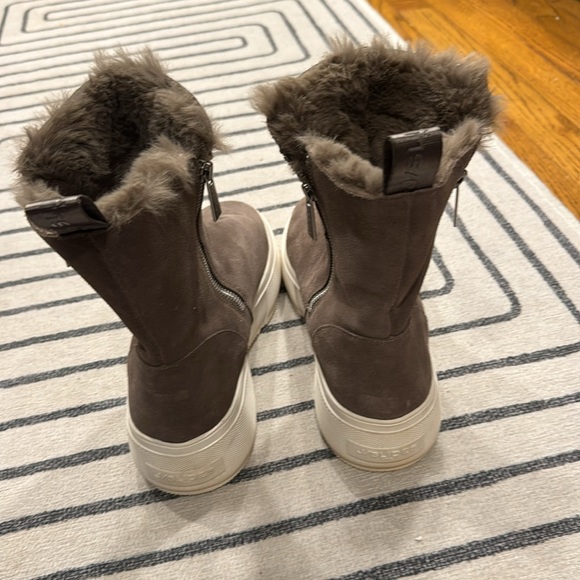 J/slides grey leather platform boots size 10 with faux fur lining - Picture 2 of 11